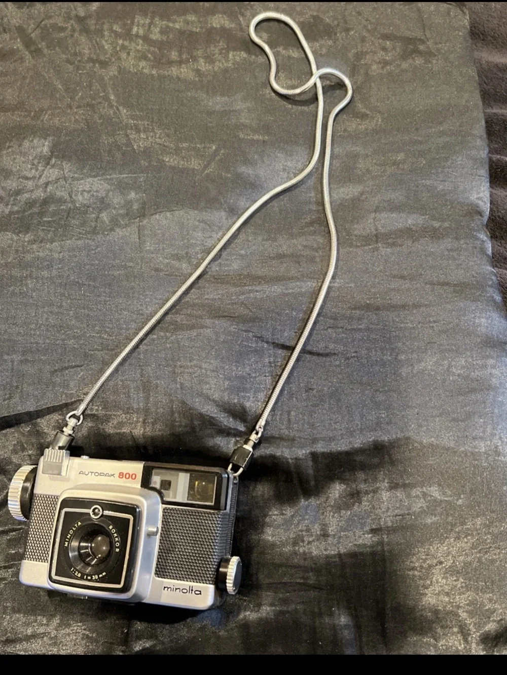 Vintage Minolta AutoPak 800 35mm Film Camera with Travel Case 3 flash Cubes